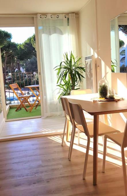 Superbe Studio Au Calme A 8Mn De La Plage La Grande Motte Ngoại thất bức ảnh